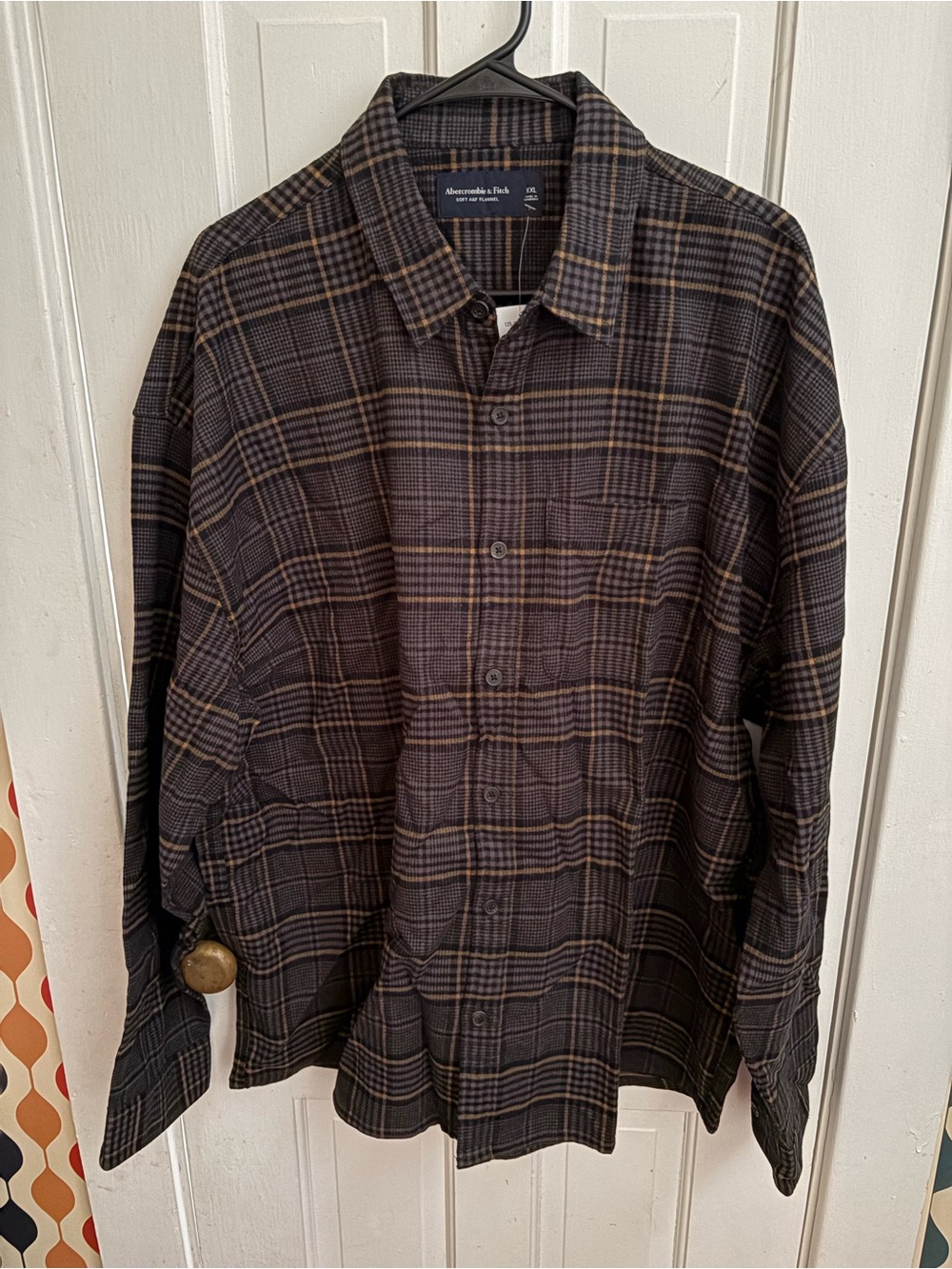 Abercrombie & Fitch Black and Brown Plaid Long-Sleeve Button-Down Shirt